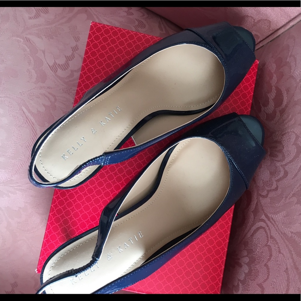 Kelly & Katie navy platform sandal